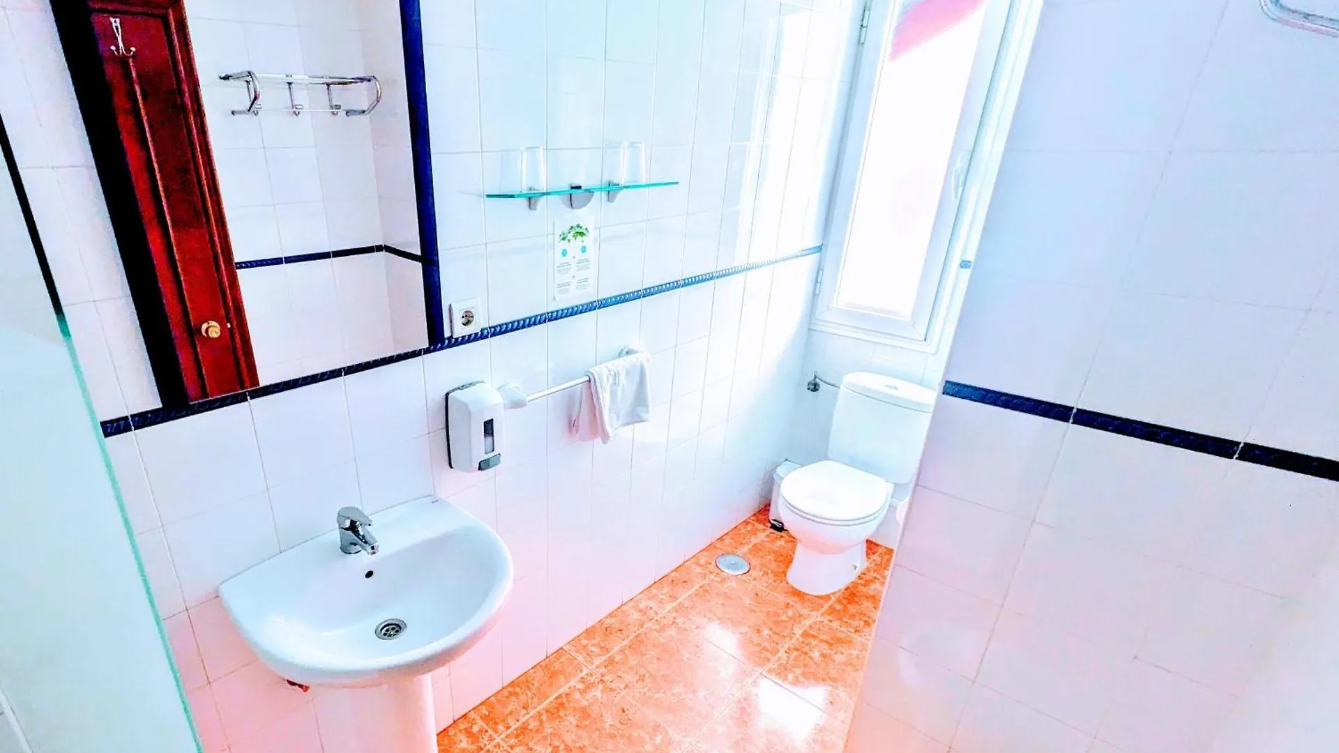 Hostal Jentoft Seville Hostel