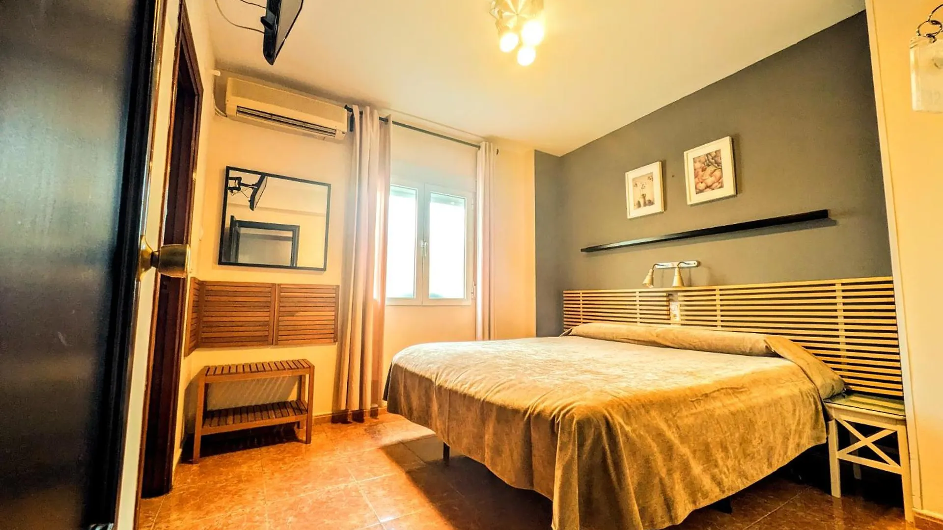 Hostal Jentoft Seville Spain