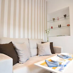  Apartment Macarena